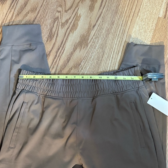 Yogalicious Women’s Jogger Pants in Taupe Brown - Picture 3 of 3